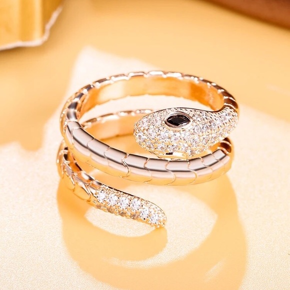 Crystal Micro-Inlaid Spiral Adjustable Rose Gold Snake Ring - Picture 11 of 12